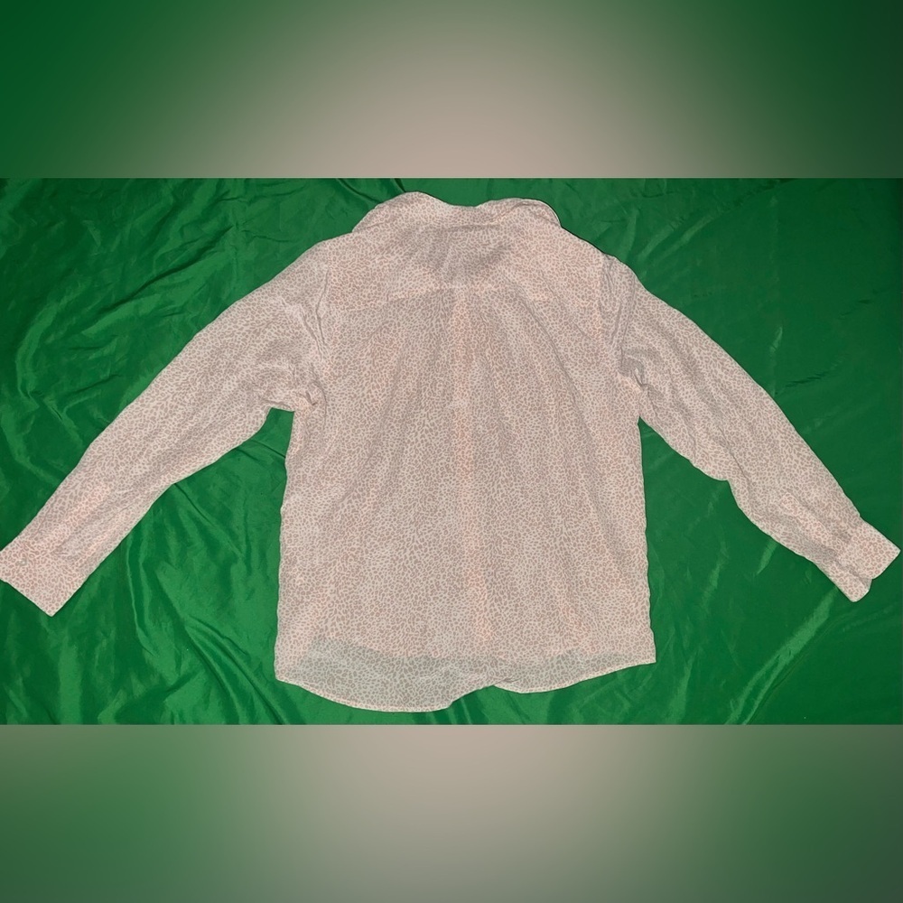 Rails Kate 100% Silk Animal Print Patterned Button-Down Shirt size Large- Flaw - Picture 3 of 12